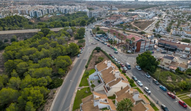 Sprzedaż - Kamienica - Villamartín