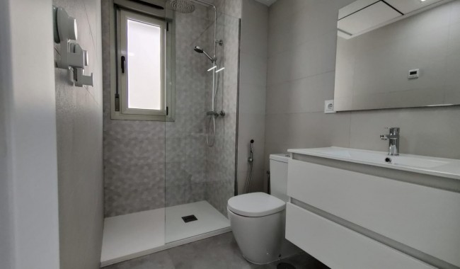 Resale - Villa - Villamartín