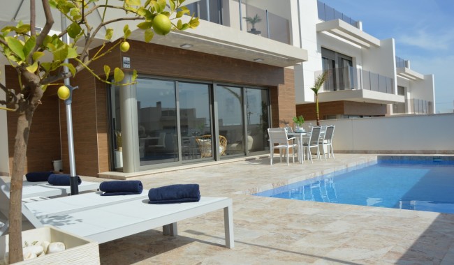 Resale - Villa - Villamartín