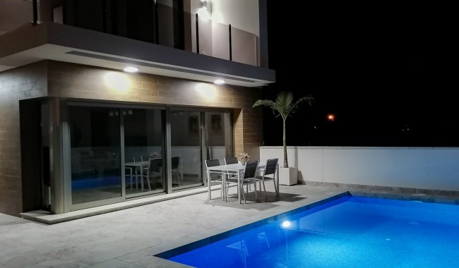 Resale - Villa - Villamartín