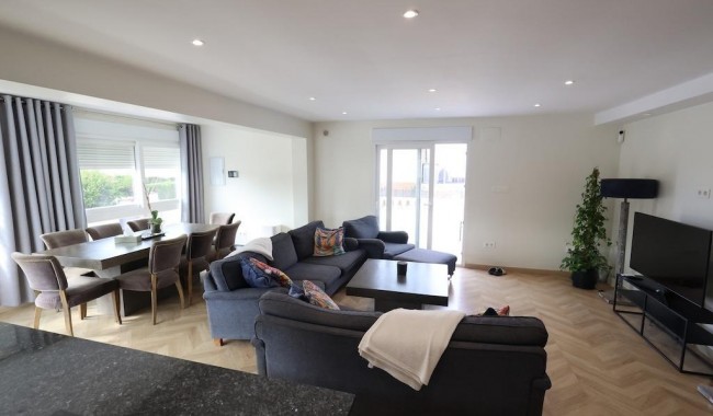 Resale - Villa - Torrevieja - Los Balcones