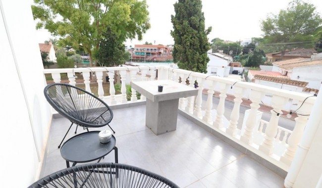 Resale - Villa - Torrevieja - Los Balcones