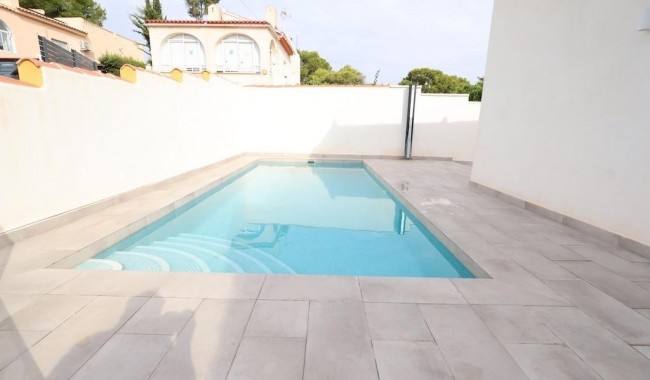 Resale - Villa - Torrevieja - Los Balcones