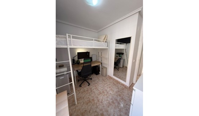Resale - Townhouse - Orihuela - LAS FILIPINAS