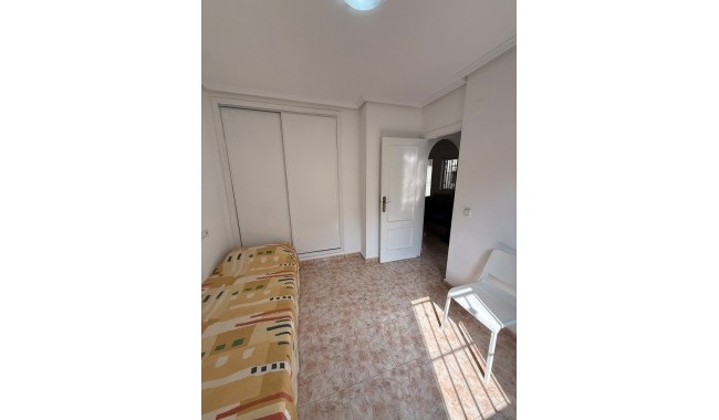 Resale - Townhouse - Orihuela - LAS FILIPINAS