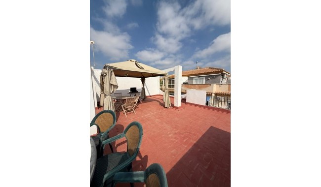 Resale - Townhouse - Orihuela - LAS FILIPINAS