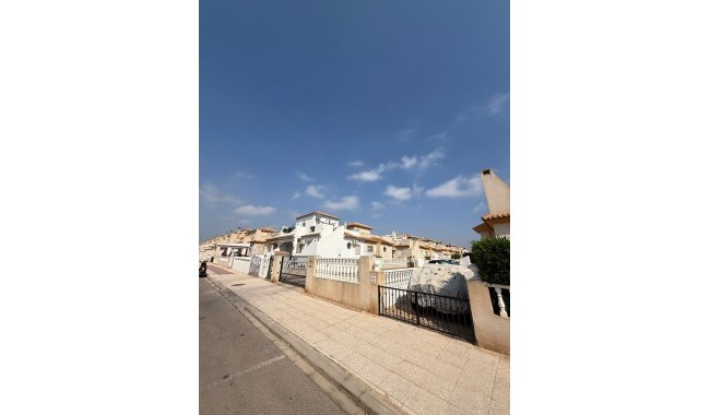 Resale - Townhouse - Orihuela - LAS FILIPINAS