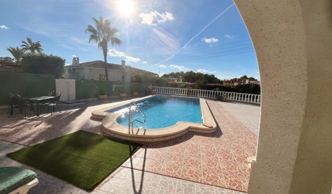 Resale - Villa - Ciudad Quesada/Rojales - Central Quesada