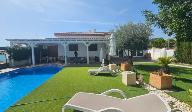 Resale - Villa - San Fulgencio - El Oasis