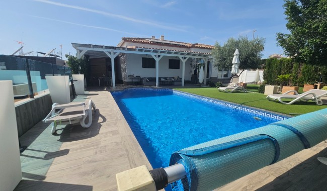 Resale - Villa - San Fulgencio - El Oasis