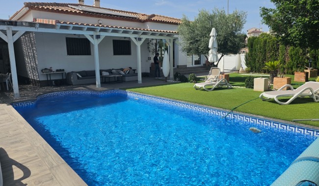 Resale - Villa - San Fulgencio - El Oasis