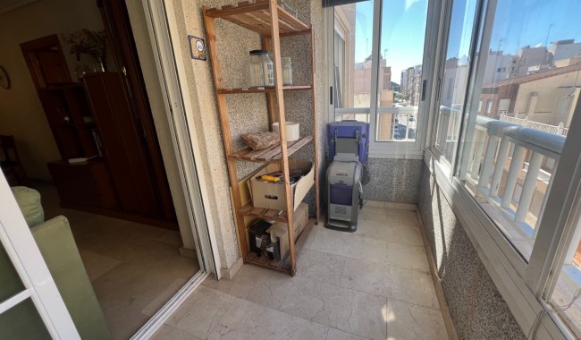 Resale - Apartment - Guardamar - Avenida los pinos