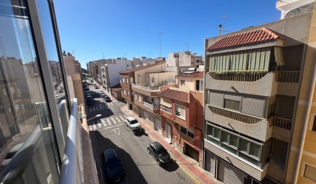 Resale - Apartment - Guardamar - Avenida los pinos