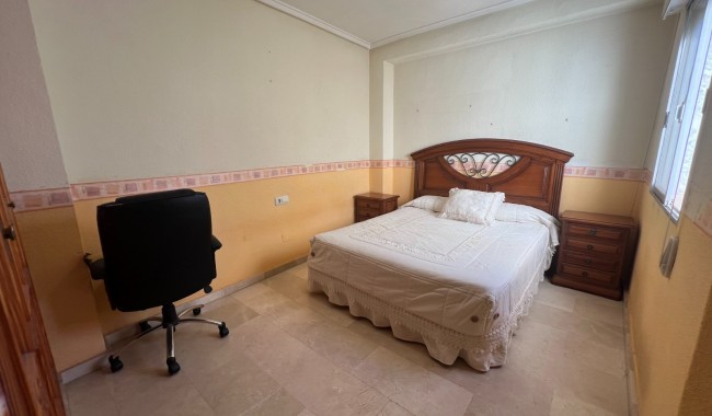 Resale - Apartment - Guardamar - Avenida los pinos