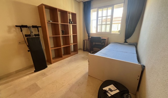 Resale - Apartment - Guardamar - Avenida los pinos