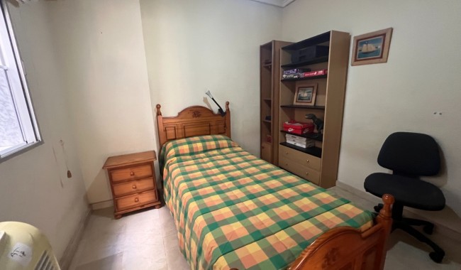 Resale - Apartment - Guardamar - Avenida los pinos