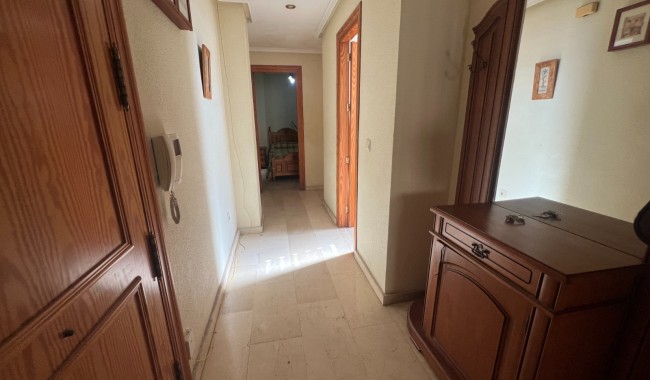 Resale - Apartment - Guardamar - Avenida los pinos