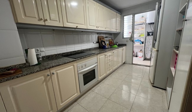 Resale - Apartment - Guardamar - Avenida los pinos
