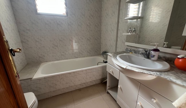 Resale - Apartment - Guardamar - Avenida los pinos