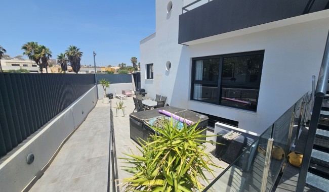 Resale - Semi-detached - Torrevieja - Los Frutales