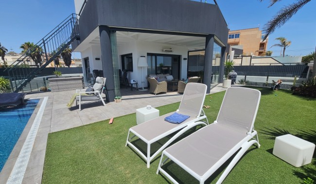 Resale - Semi-detached - Torrevieja - Los Frutales