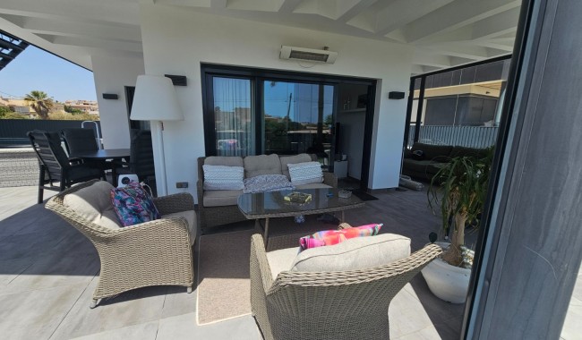Resale - Semi-detached - Torrevieja - Los Frutales