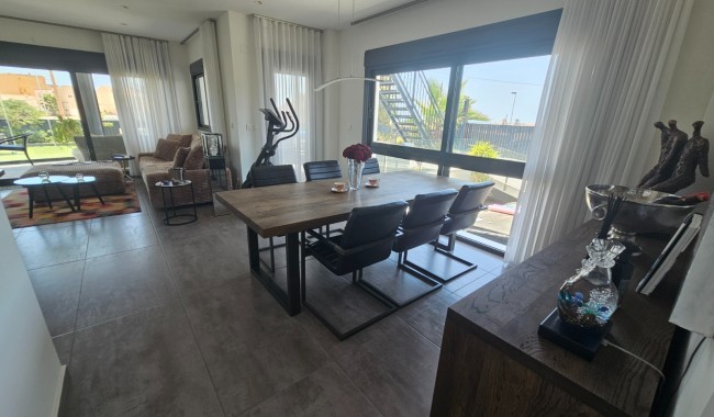 Resale - Semi-detached - Torrevieja - Los Frutales