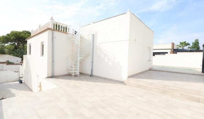 Resale - Villa - Torrevieja - Los Balcones