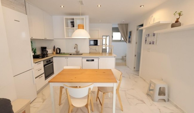Resale - Villa - Orihuela Costa - Villamartín