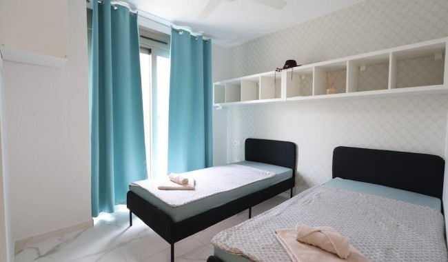 Resale - Villa - Orihuela Costa - Villamartín