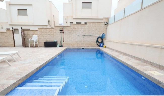 Resale - Villa - Orihuela Costa - Villamartín