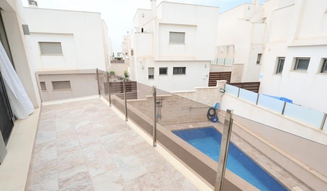 Resale - Villa - Orihuela Costa - Villamartín