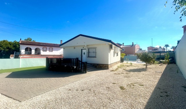 Resale - Villa - Pilar de La Horadada - Pinar de Campoverde