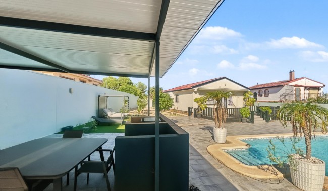 Resale - Villa - Pilar de La Horadada - Pinar de Campoverde