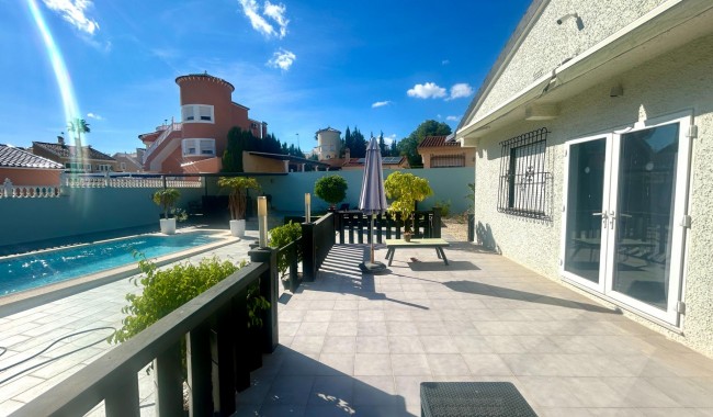Resale - Villa - Pilar de La Horadada - Pinar de Campoverde