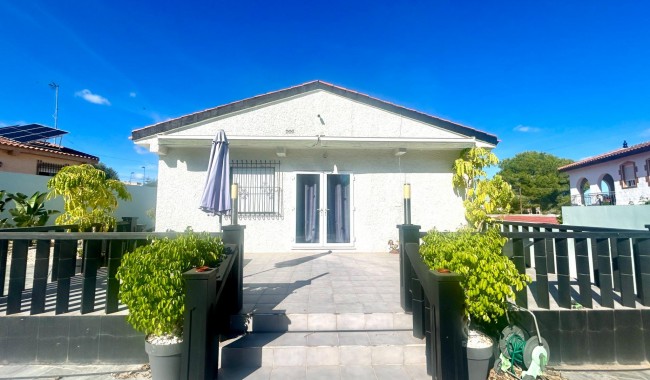 Resale - Villa - Pilar de La Horadada - Pinar de Campoverde
