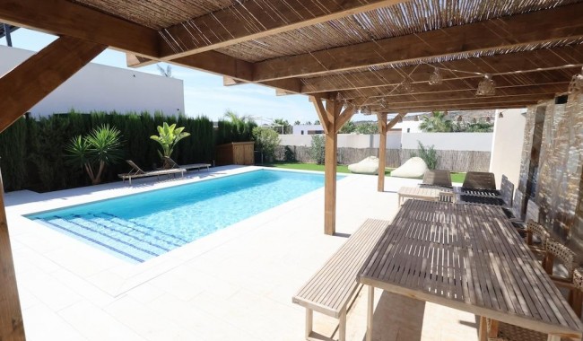 Resale - Villa - Algorfa - Comunidad Valenciana