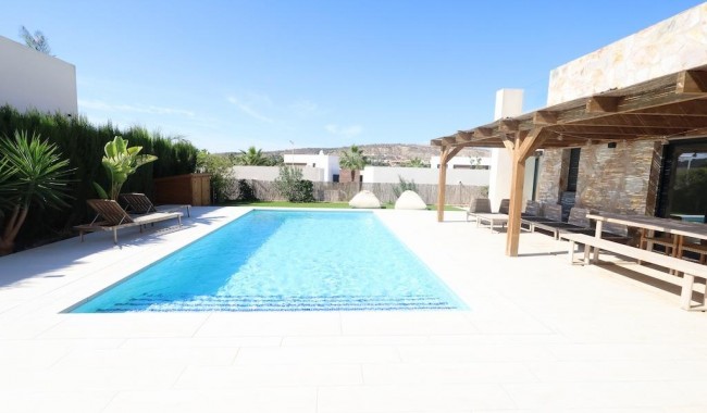 Resale - Villa - Algorfa - Comunidad Valenciana