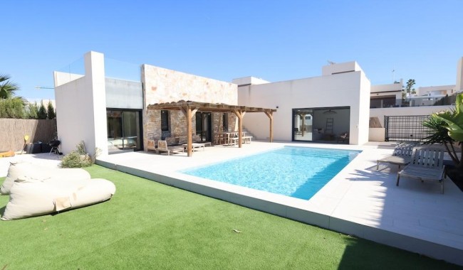 Resale - Villa - Algorfa - Comunidad Valenciana