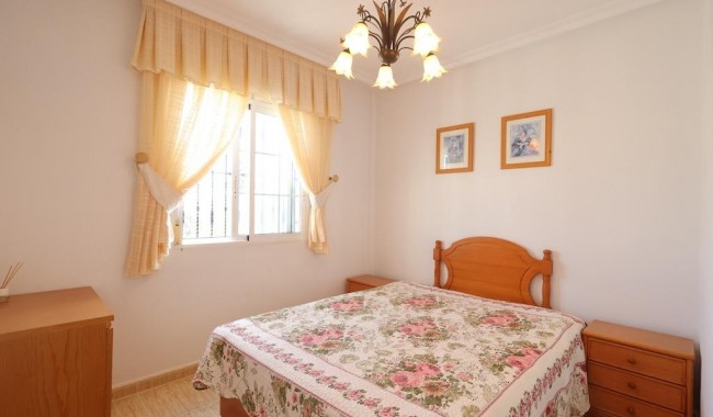Resale - Villa - Orihuela Costa - Villamartín-Las Filipinas