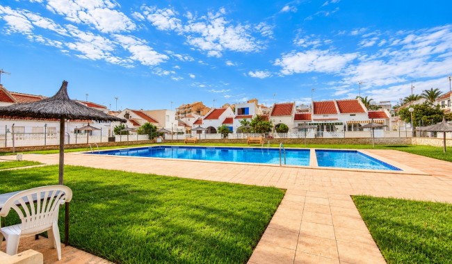 Segunda mano - Adosado - Torrevieja - Centro