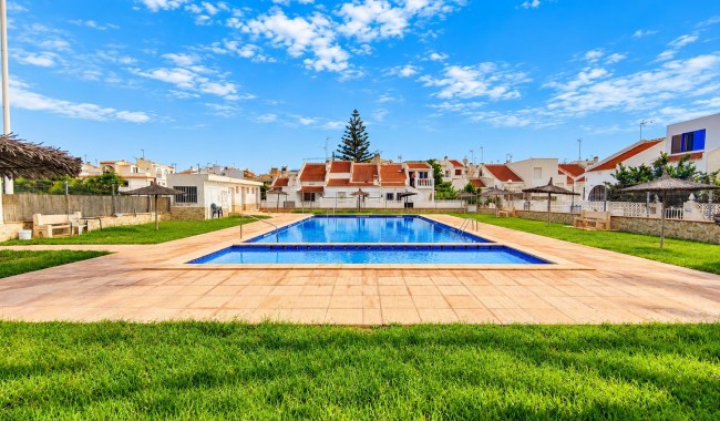 Segunda mano - Adosado - Torrevieja - Centro