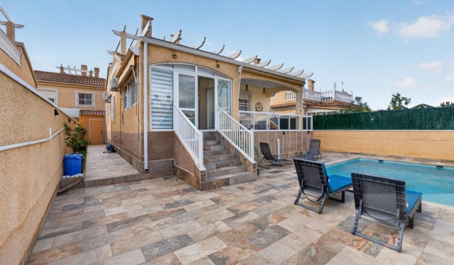 Villa - Resale - Los Altos - Los Altos