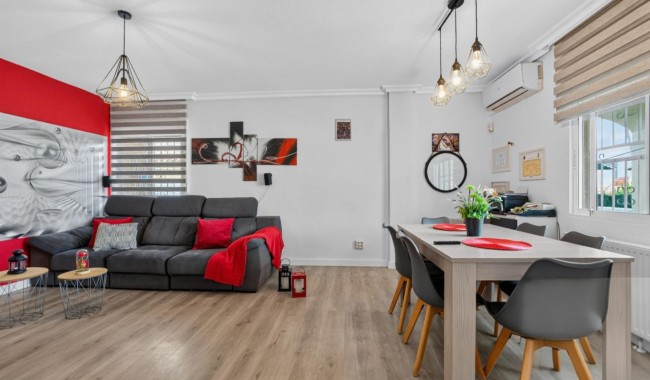 Resale - Villa - Los Altos