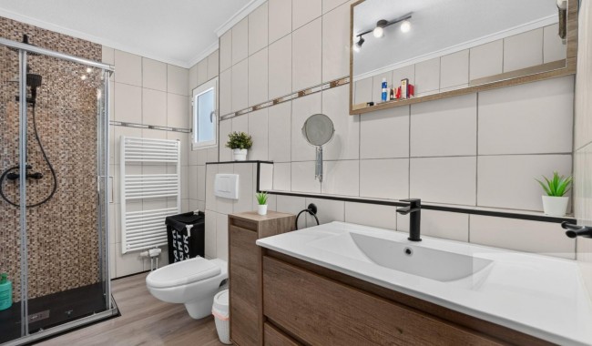 Resale - Villa - Los Altos