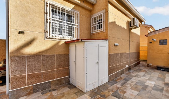 Resale - Villa - Los Altos