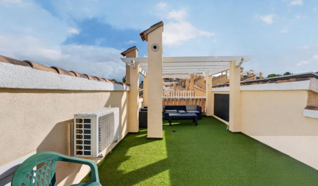Resale - Villa - Los Altos