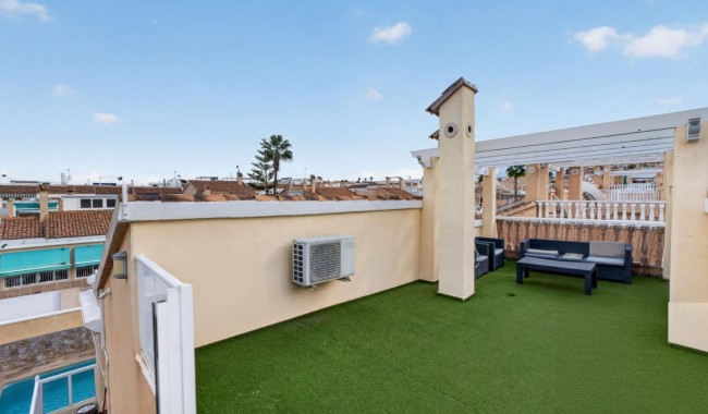Resale - Villa - Los Altos