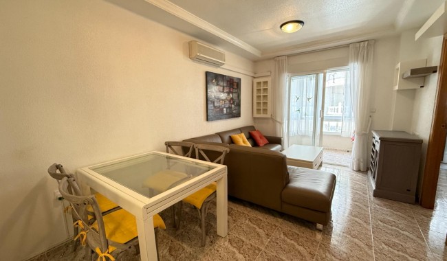 Resale - Apartment - Torrevieja - Playa del cura