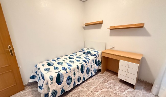 Resale - Apartment - Torrevieja - Playa del cura